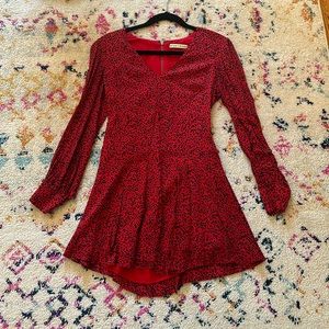 Alice + Olivia Polly strong shoulder vneck dress